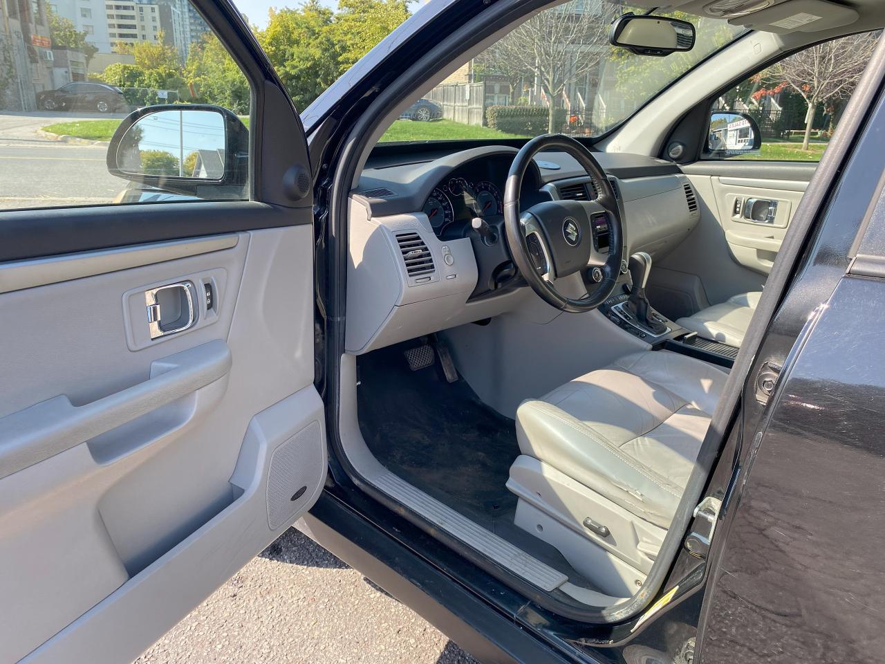 2009 Suzuki XL-7 Automatic/AWD/7 Passenger/Leather/Roof - Photo #11