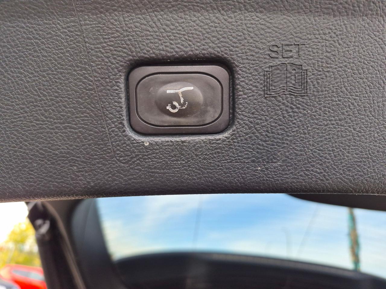 2019 Ford Edge Titanium AWD, Lthr, Pano, Nav, BU Cam, Remote, Bli - Photo #10