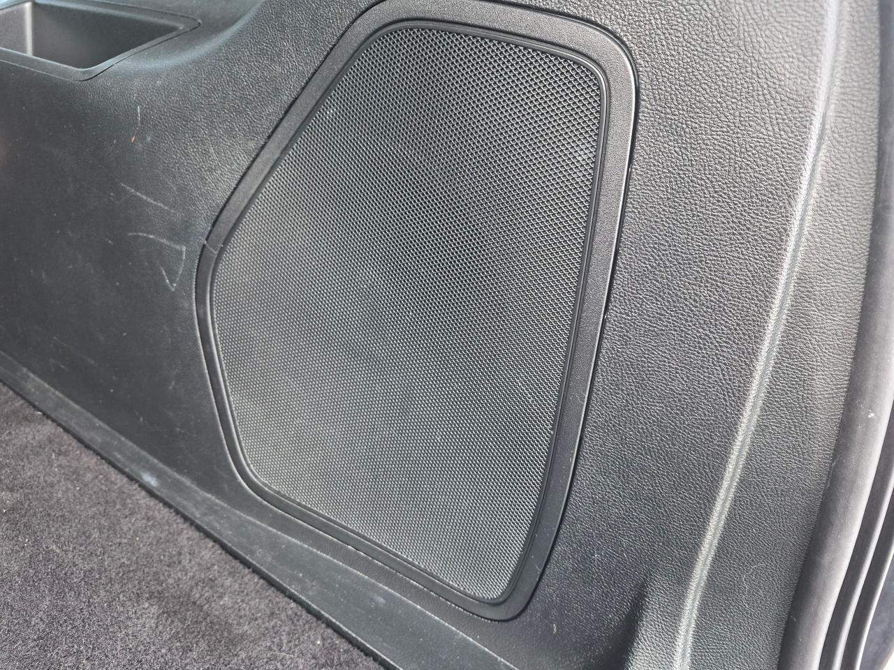 2019 Ford Edge Titanium AWD, Lthr, Pano, Nav, BU Cam, Remote, Bli - Photo #12