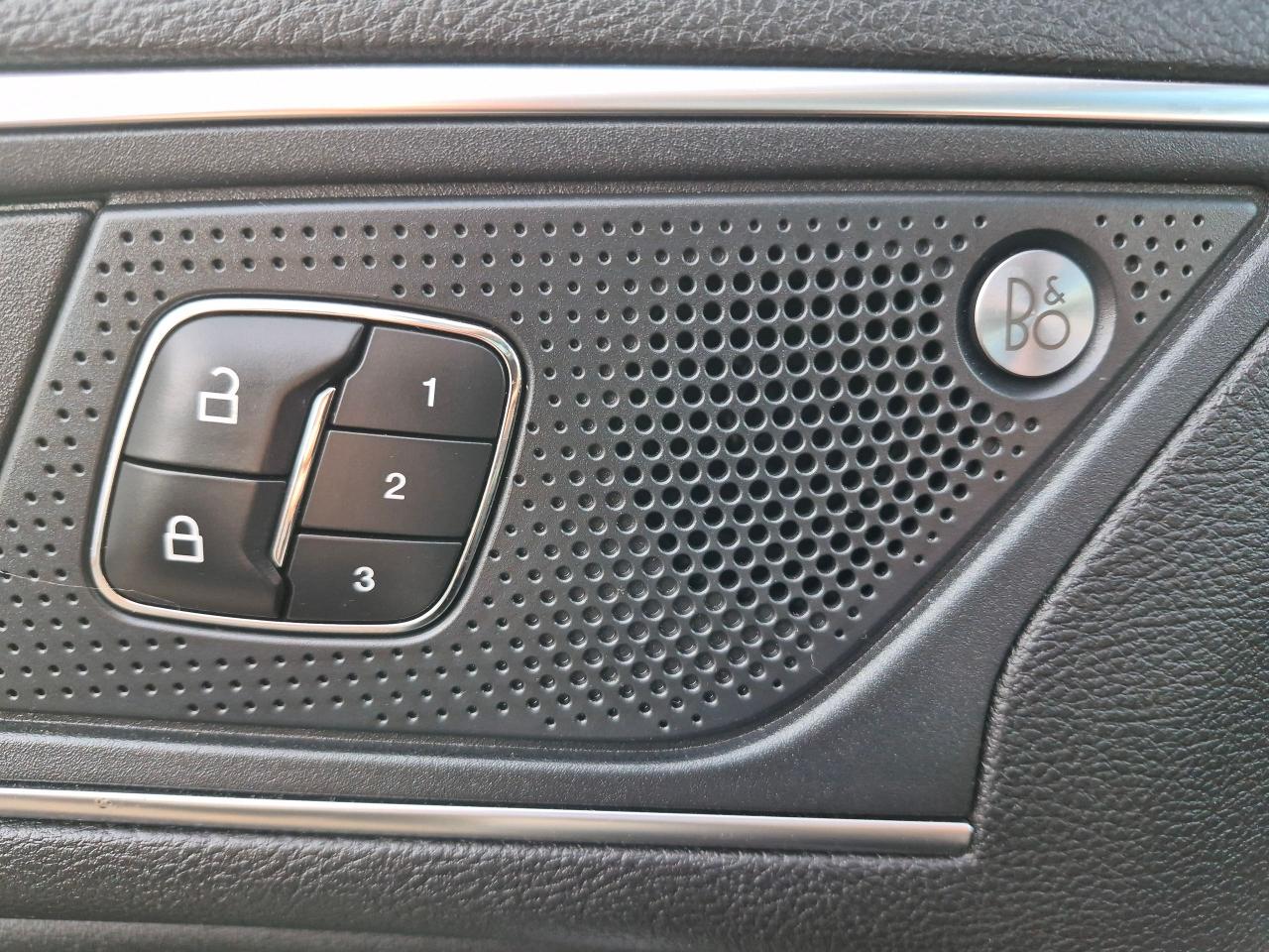 2019 Ford Edge Titanium AWD, Lthr, Pano, Nav, BU Cam, Remote, Bli - Photo #32