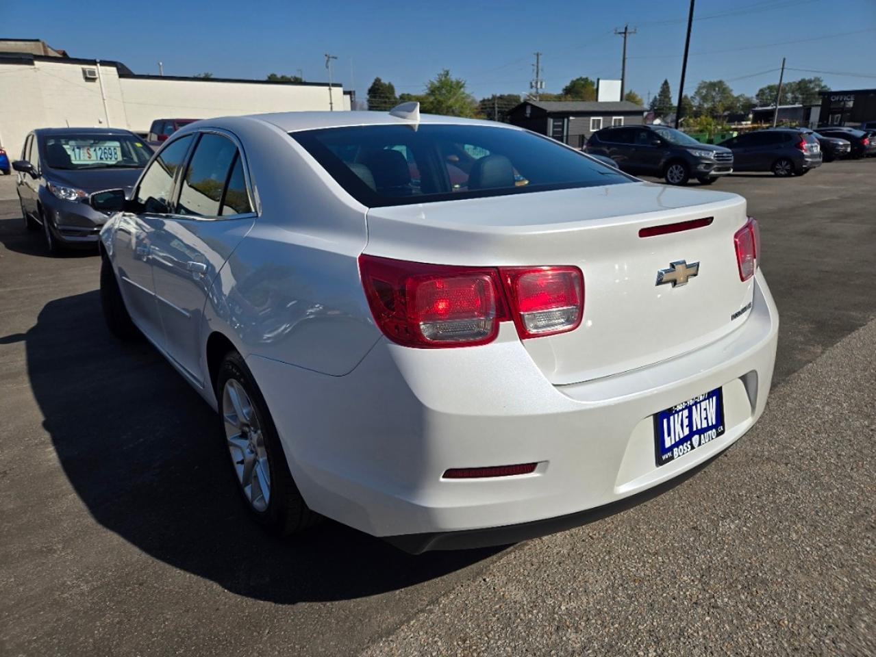 2015 Chevrolet Malibu LT Photo2