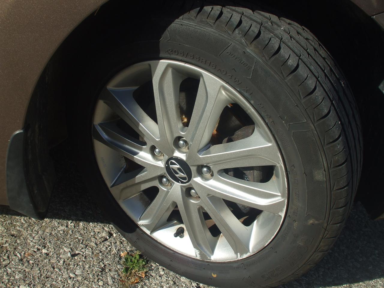 2015 Hyundai Elantra One Owner,Certified,Bluetooth,Sunroof,Fogs,2 Key's - Photo #25