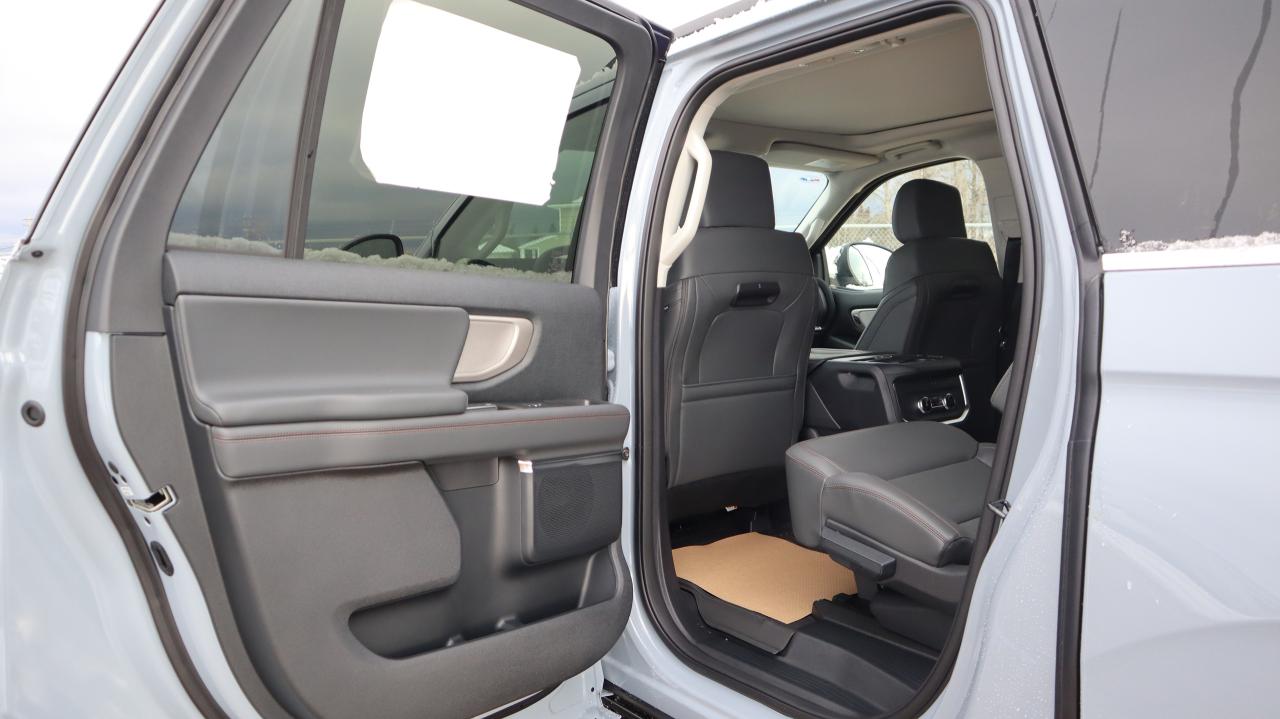 2025 Ford Expedition Active Max Photo5