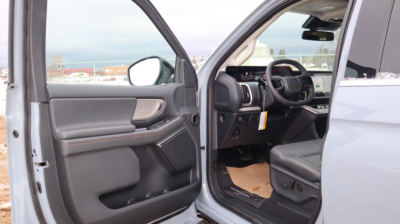 2025 Ford Expedition Active Max Photo5