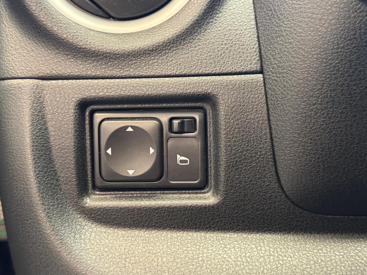 2015 Nissan Micra KROM+Camera+A/C+Bluetooth Photo