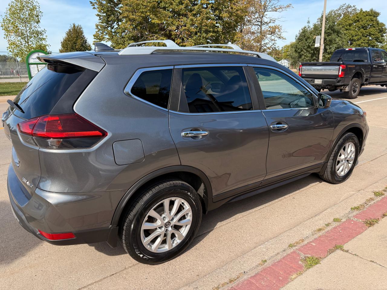 2019 Nissan Rogue SV - Photo #14
