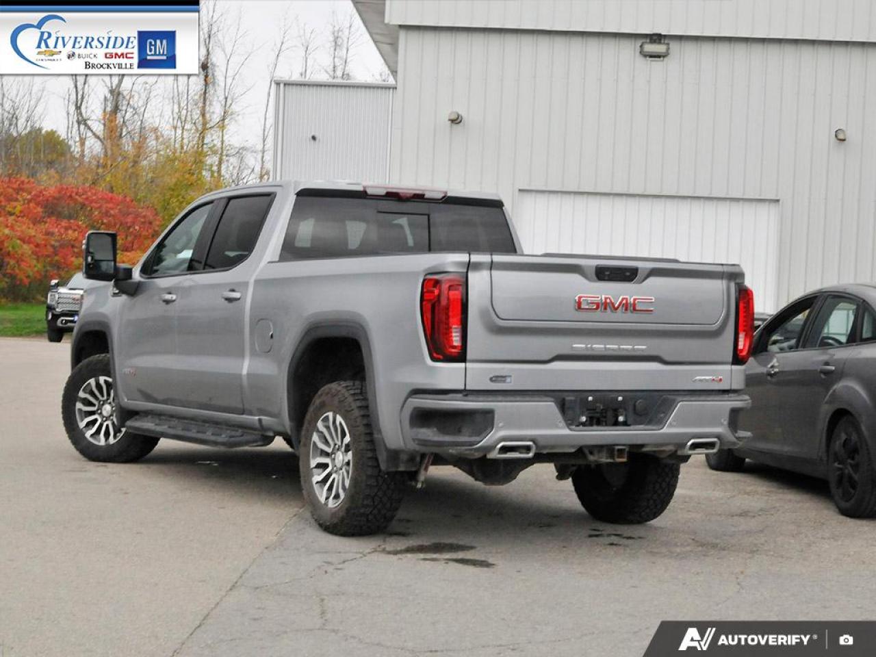 2023 GMC Sierra 1500 AT4 Photo3
