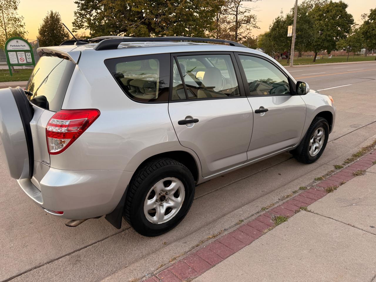 2010 Toyota RAV4 4WD 4dr I4 Base - Photo #10