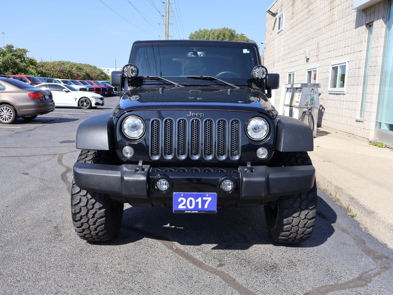 2017 Jeep Wrangler V6 WILLYS 4WD CERTIFIED *ACCIDENT FREE* BLUETOOTH CRUISE ALLOYS - Photo #2