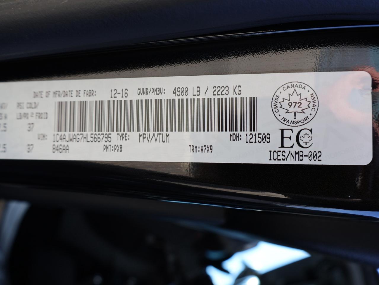 2017 Jeep Wrangler V6 WILLYS 4WD CERTIFIED *ACCIDENT FREE* BLUETOOTH CRUISE ALLOYS - Photo #30