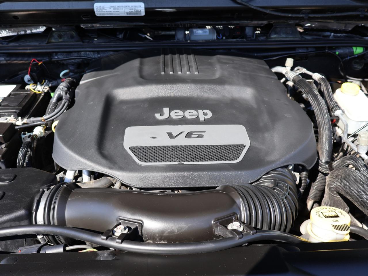 2017 Jeep Wrangler V6 WILLYS 4WD CERTIFIED *ACCIDENT FREE* BLUETOOTH CRUISE ALLOYS - Photo #29