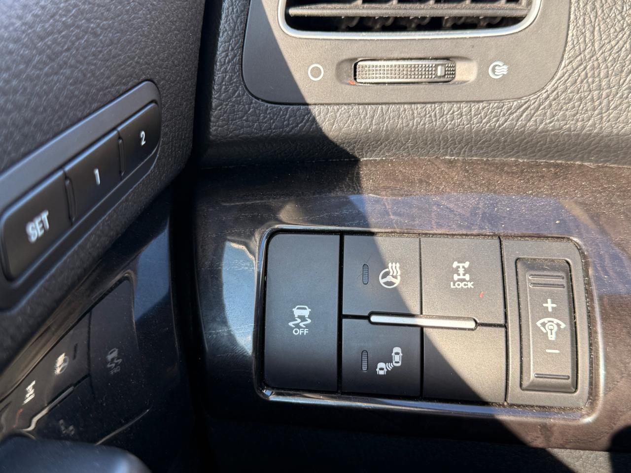 2014 Kia Sorento AWD 4dr V6 Auto SX w/3rd Row - Photo #32