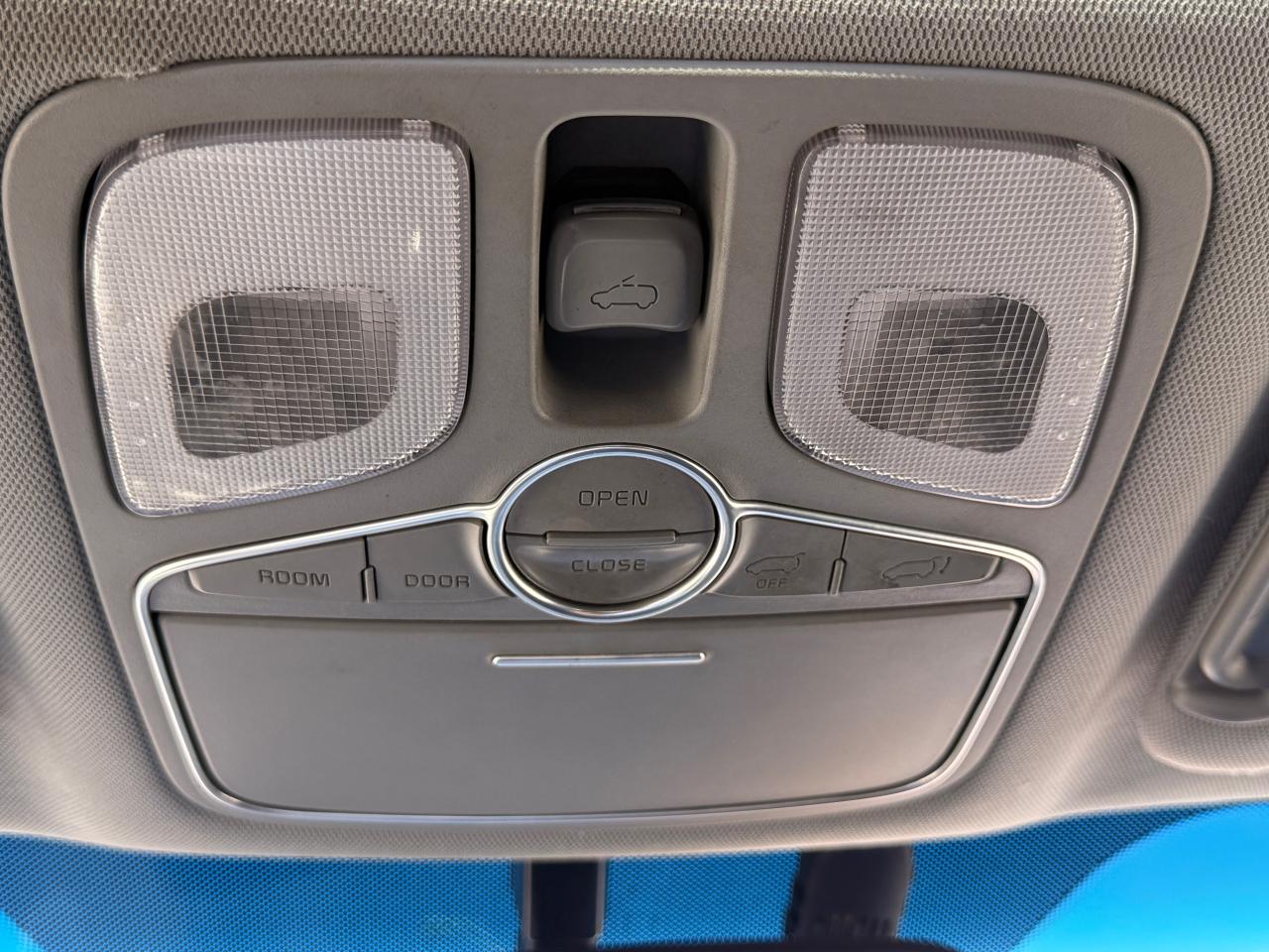 2014 Kia Sorento AWD 4dr V6 Auto SX w/3rd Row - Photo #35