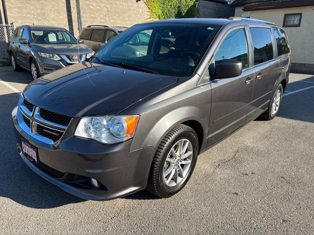 2015 Dodge Grand Caravan SXT Premium Plus Photo2