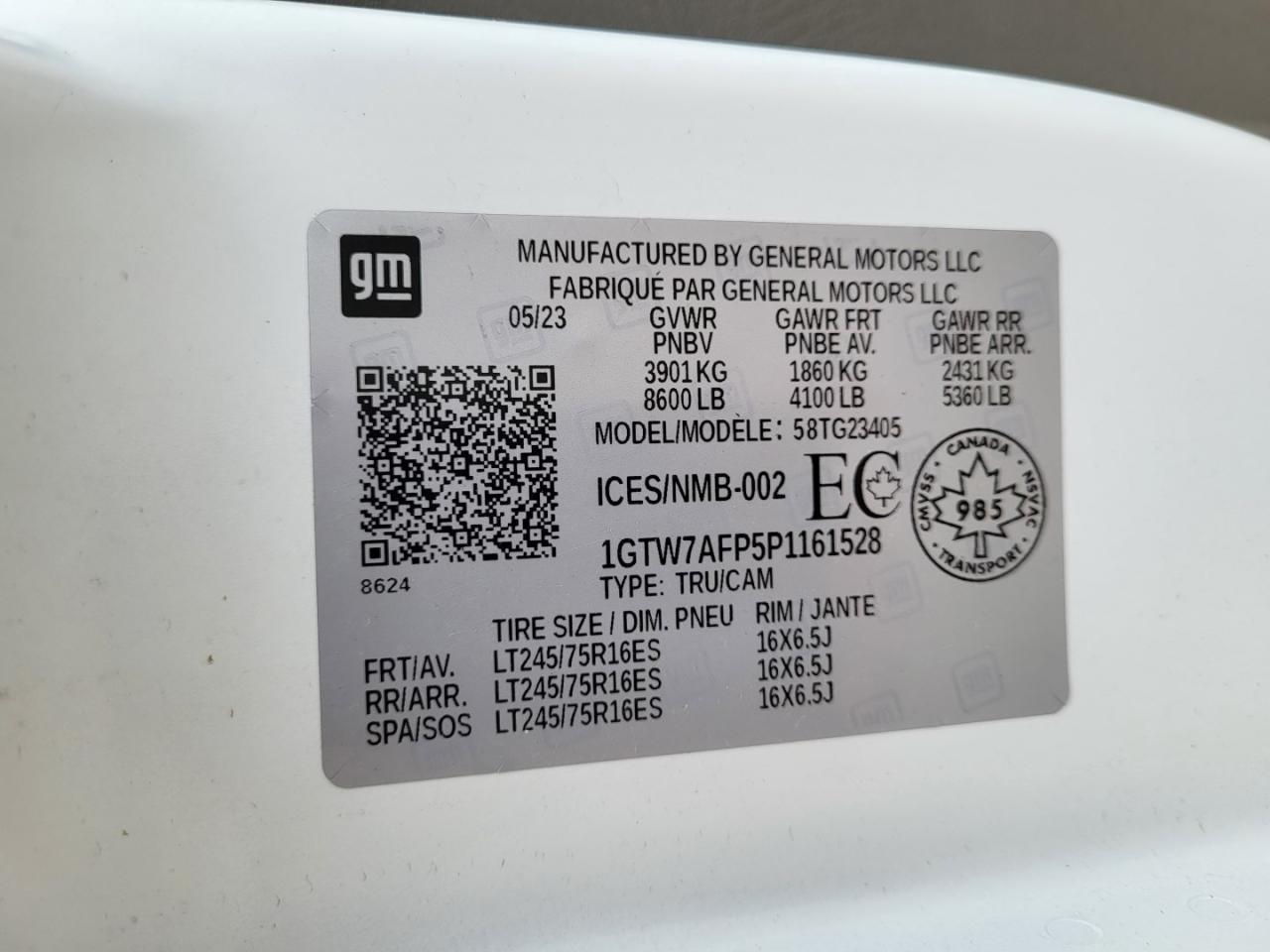 2023 GMC Savana G2500 Cargo | Partition | Running Boards | Great Condition Photo