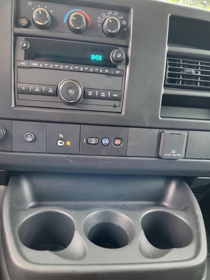 2023 GMC Savana G2500 Cargo | Partition | Running Boards | Great Condition Photo