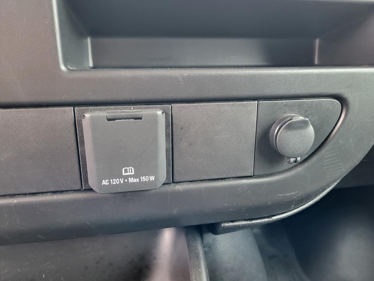 2023 GMC Savana G2500 Cargo | Partition | Running Boards | Great Condition Photo