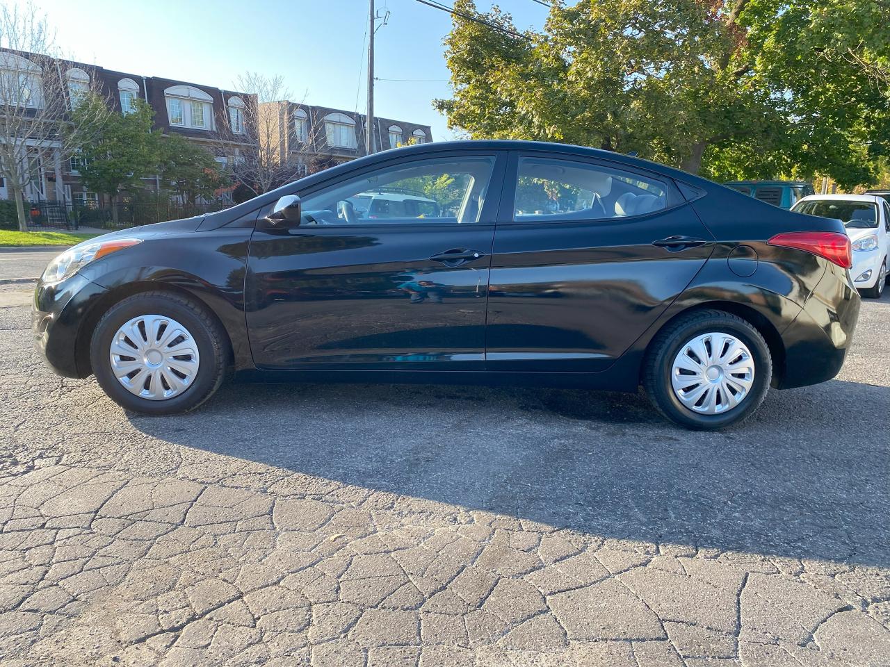 2012 Hyundai Elantra GL/Automatic/Low KM/Gas Saver/Bluetooth - Photo #2