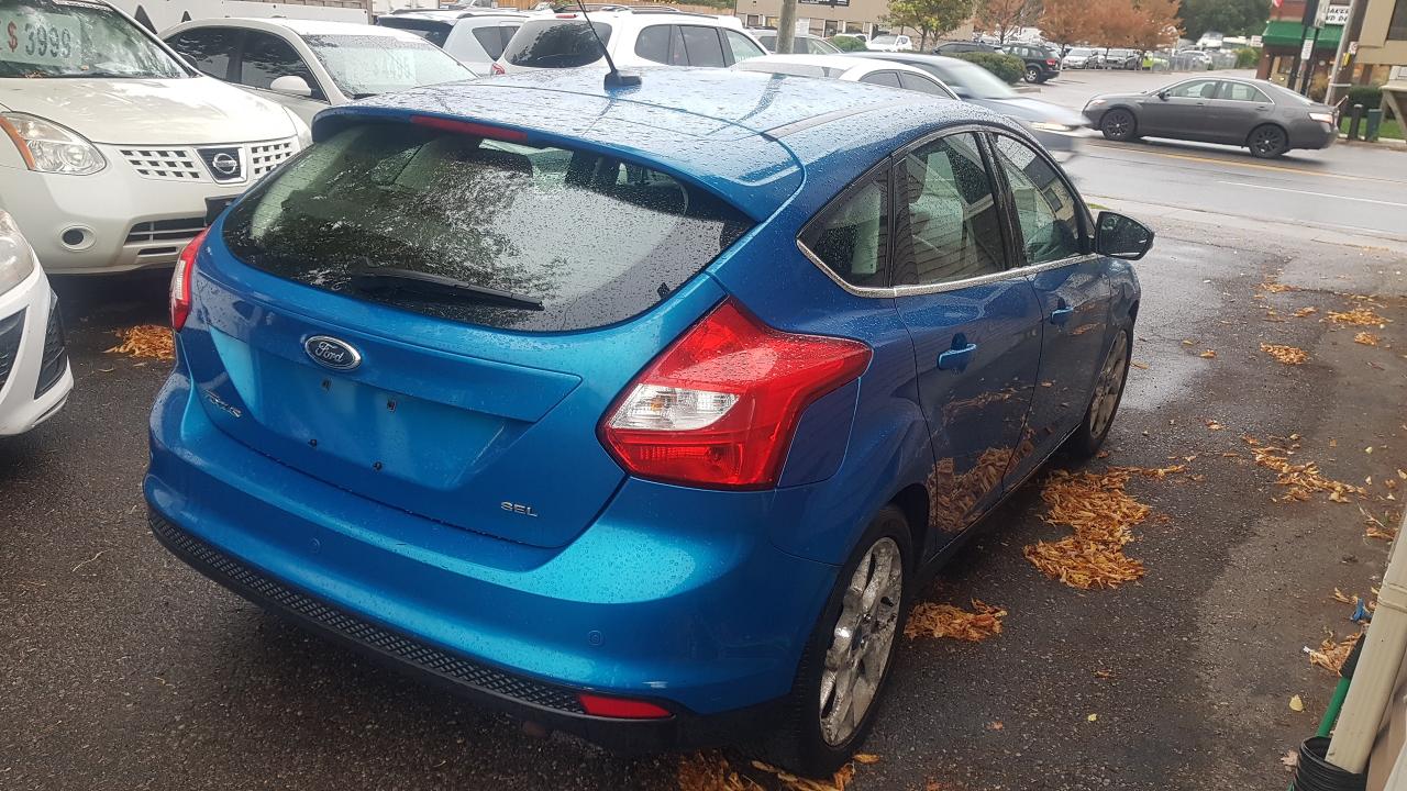 2012 Ford Focus SEL Photo4