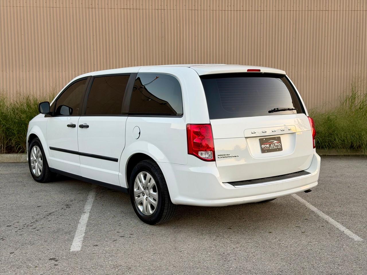 2016 Dodge Grand Caravan CANADA VALUE PACKAGE - Photo #2