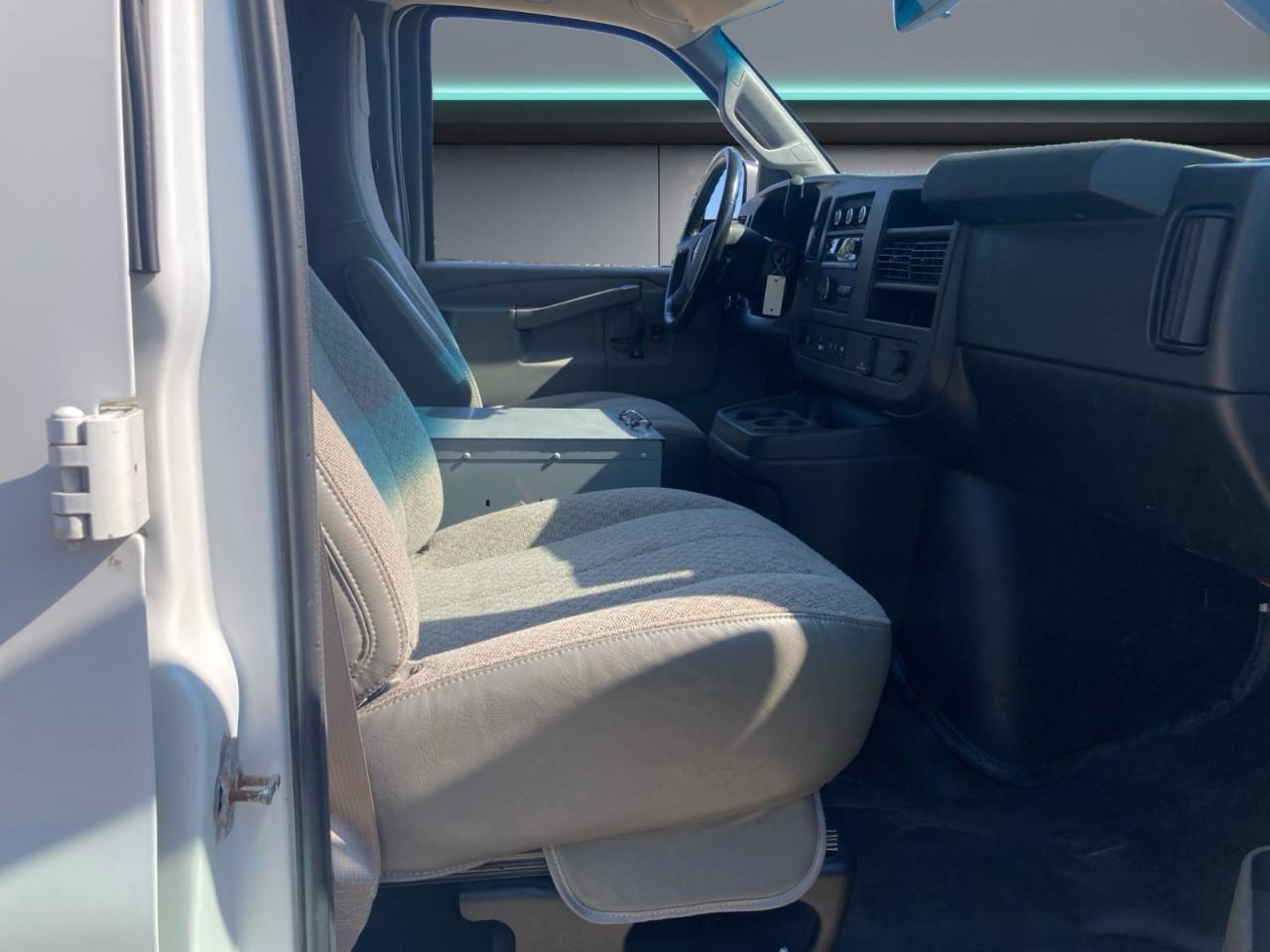 2021 GMC Savana 2500 Work Van Photo