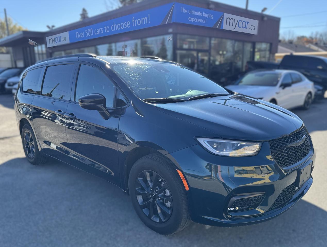 Used 2022 Chrysler Pacifica Touring for sale in North Bay, ON