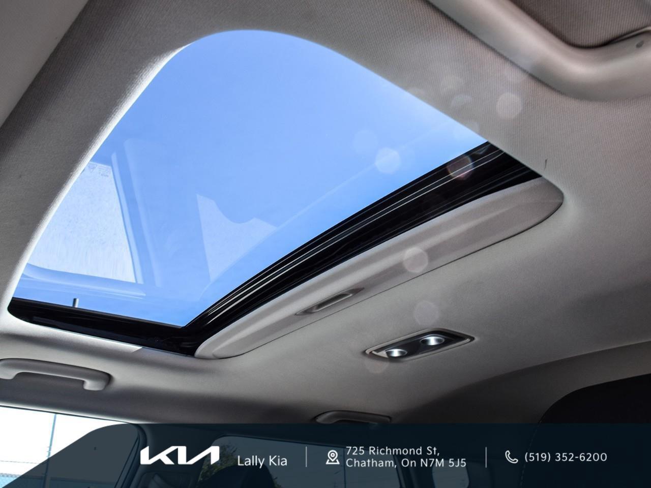 2024 Kia Soul EX Premium New Arrival | Clean CarFax | Low KMs | Roof | Nav Photo