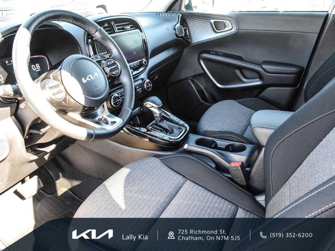 2024 Kia Soul EX Premium New Arrival | Clean CarFax | Low KMs | Roof | Nav Photo