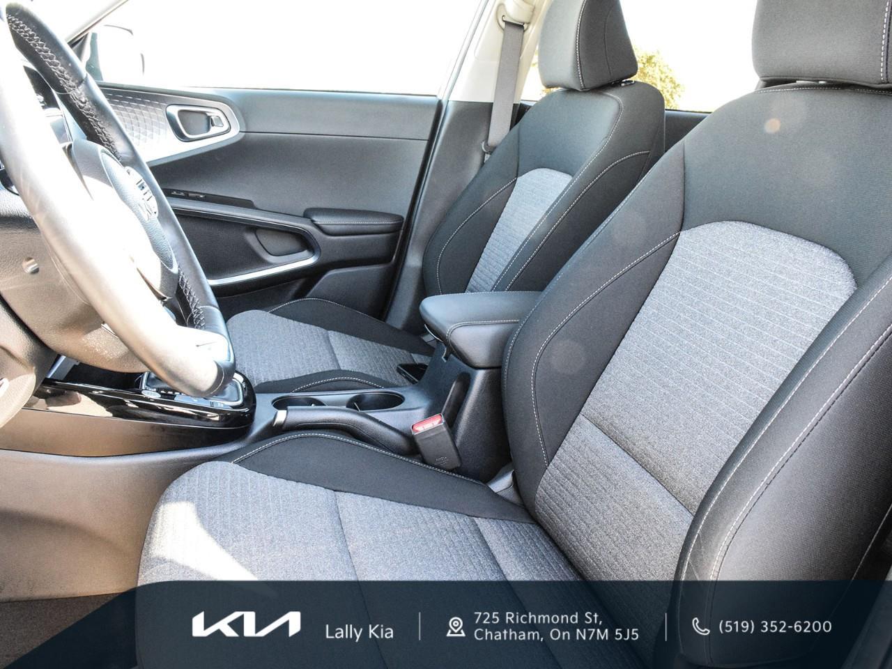 2024 Kia Soul EX Premium New Arrival | Clean CarFax | Low KMs | Roof | Nav Photo