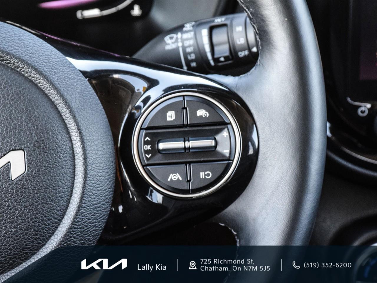 2024 Kia Soul EX Premium New Arrival | Clean CarFax | Low KMs | Roof | Nav Photo