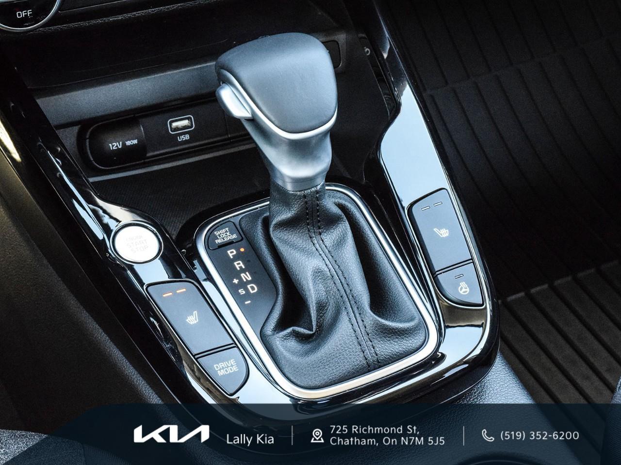 2024 Kia Soul EX Premium New Arrival | Clean CarFax | Low KMs | Roof | Nav Photo