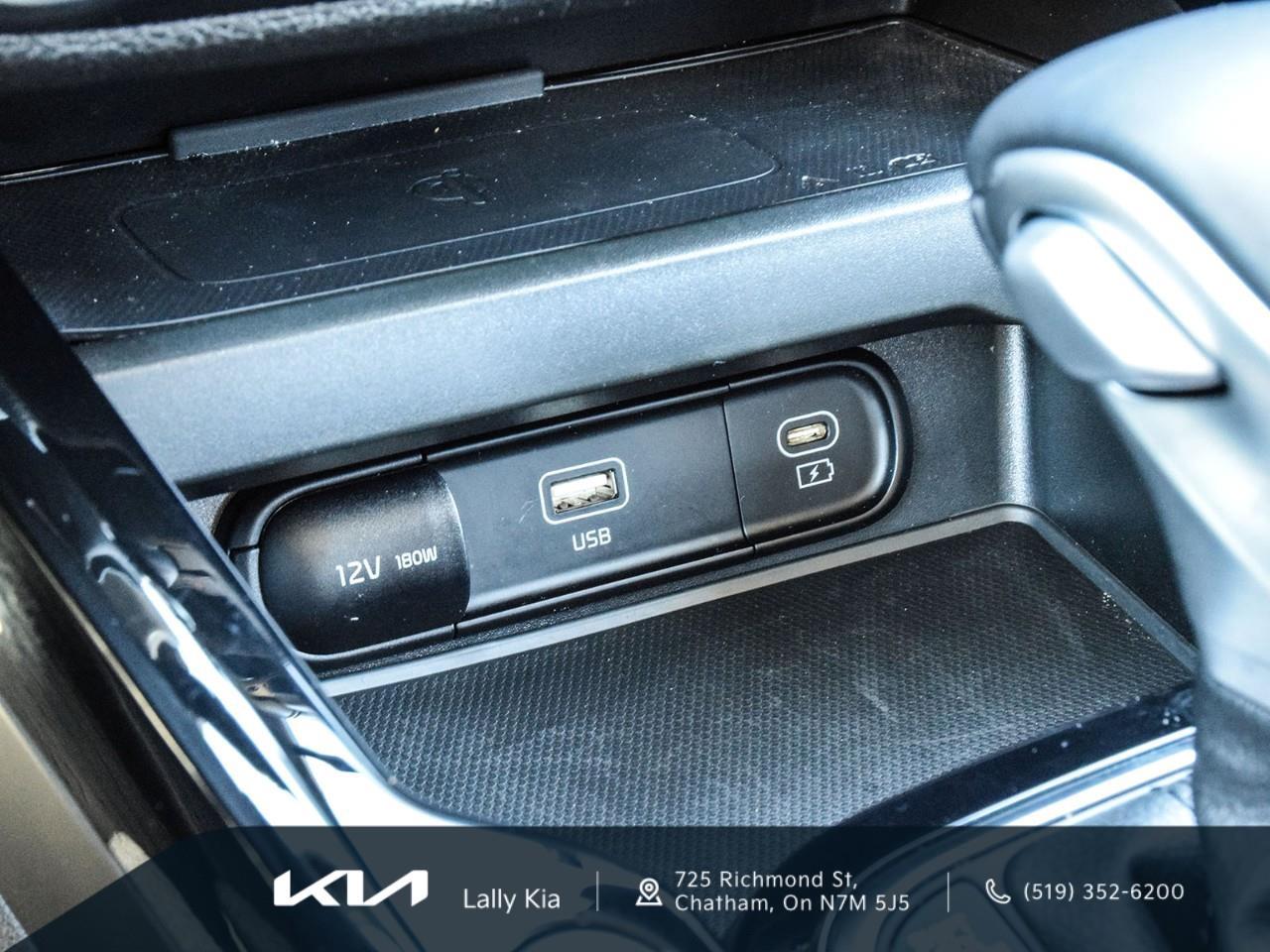 2024 Kia Soul EX Premium New Arrival | Clean CarFax | Low KMs | Roof | Nav Photo