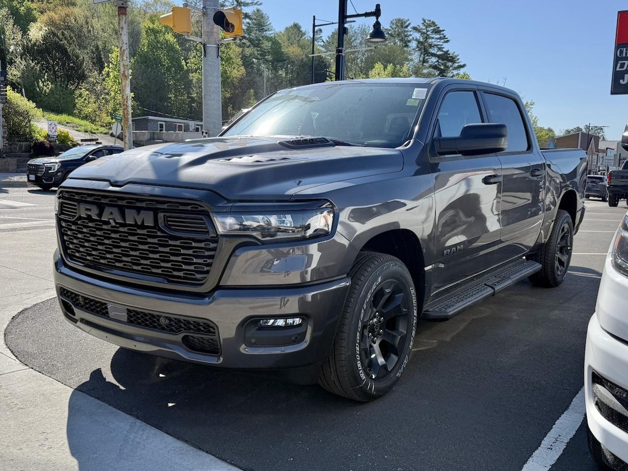 2026 RAM 1500 BLACK EXPRESS 4X4 Photo