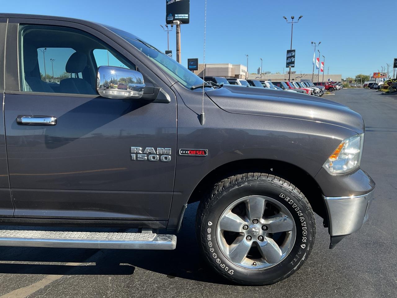 2014 RAM 1500 Quad Cab SELLING AS IS/SLT / TURBO DIESEL / HTD SEATS Photo3