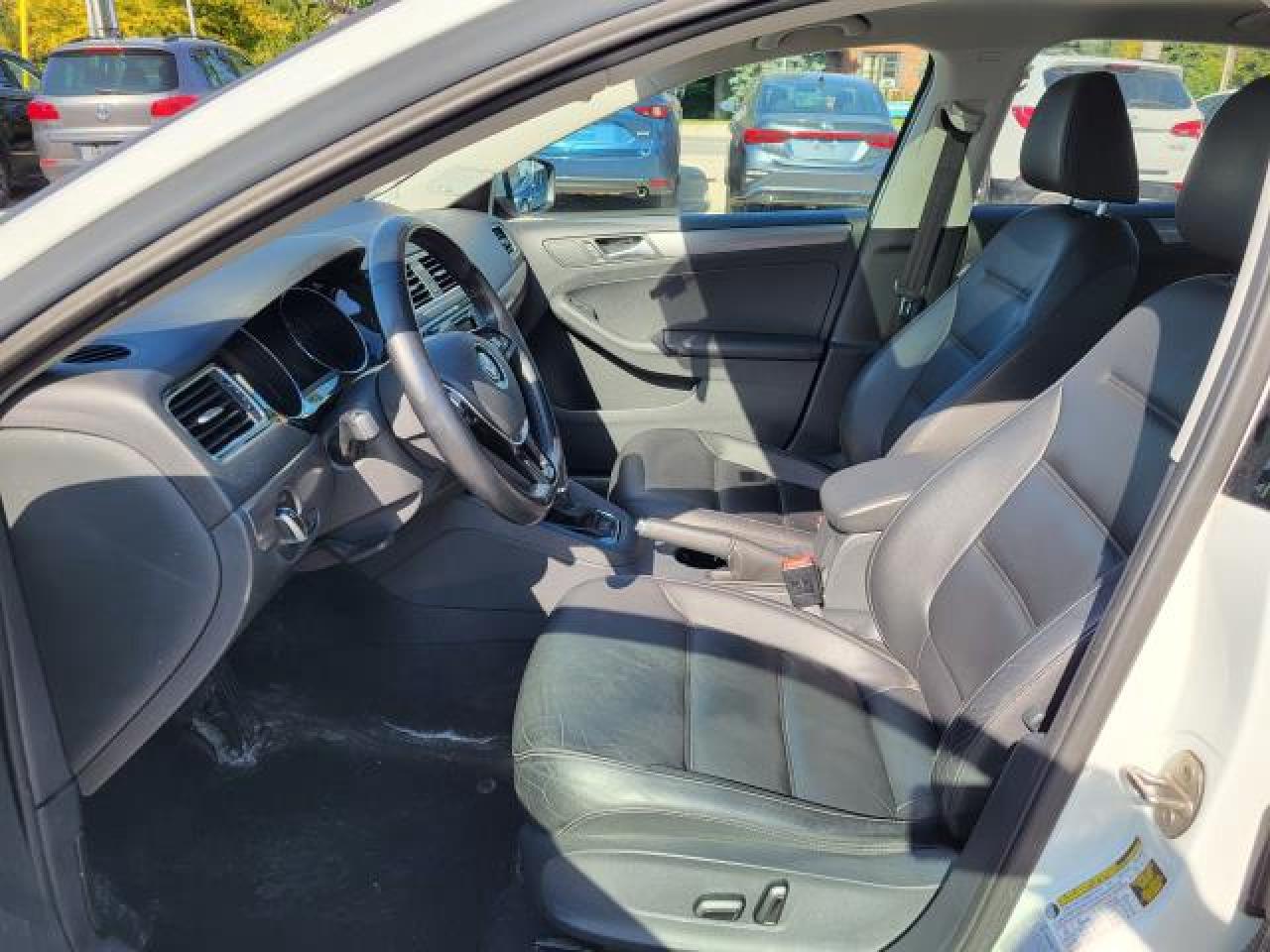 2017 Volkswagen Jetta HIGHLINE Photo31
