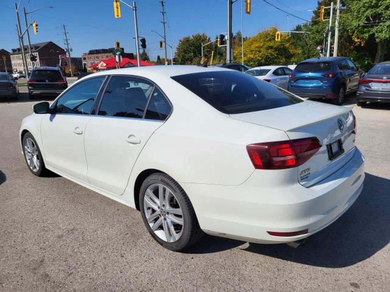 2017 Volkswagen Jetta HIGHLINE Photo