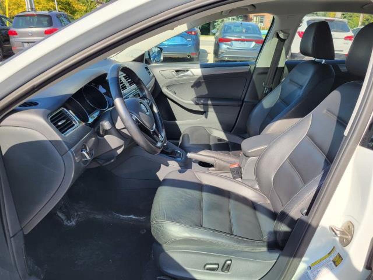 2017 Volkswagen Jetta HIGHLINE Photo