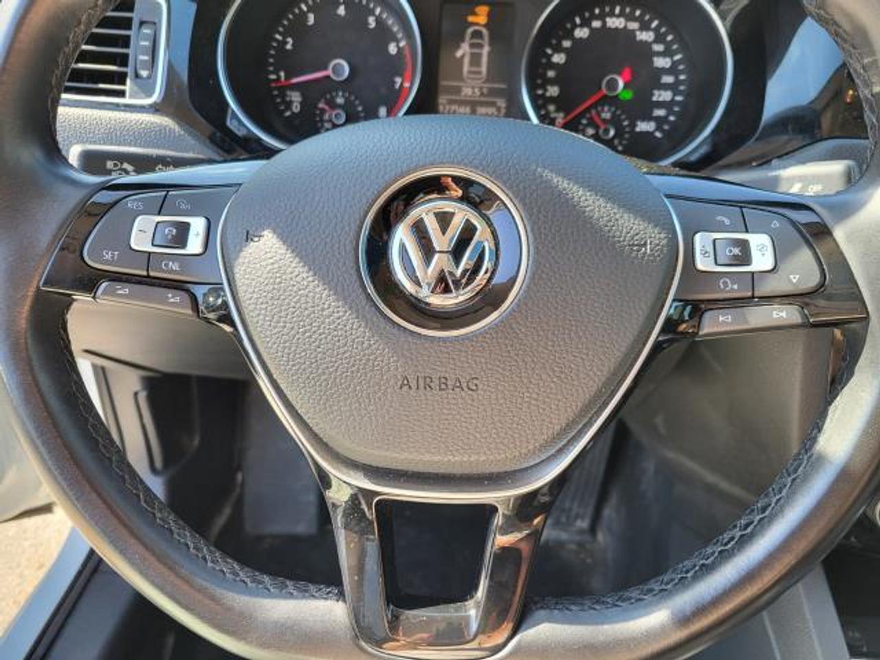 2017 Volkswagen Jetta HIGHLINE Photo