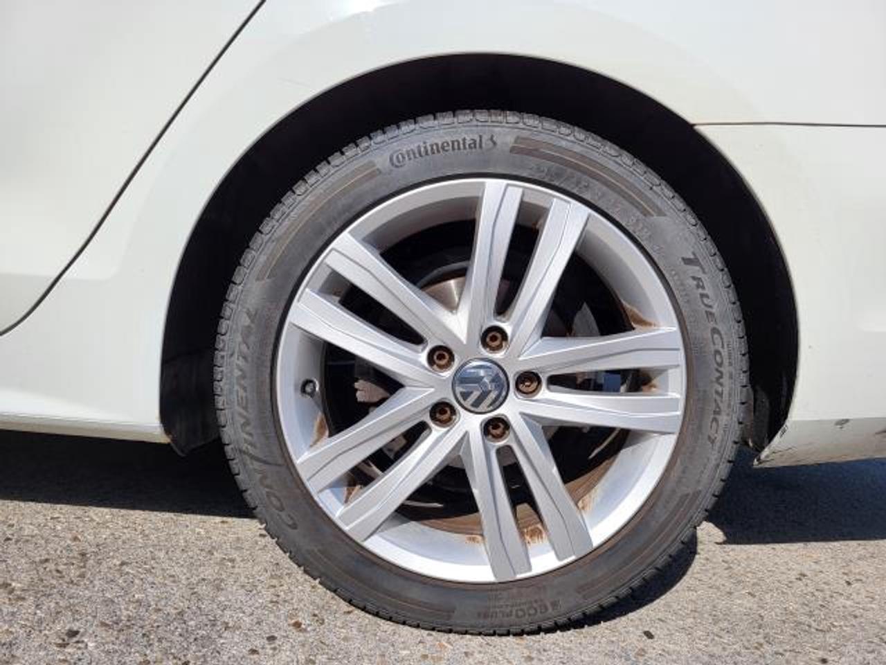 2017 Volkswagen Jetta HIGHLINE Photo