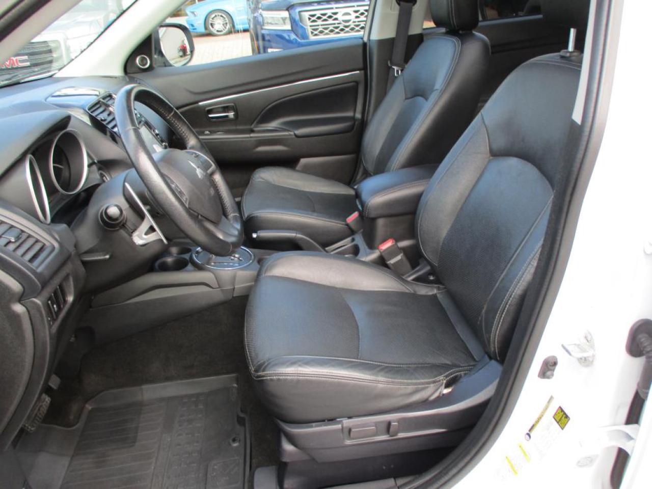 2015 Mitsubishi RVR GT 4WD Photo10