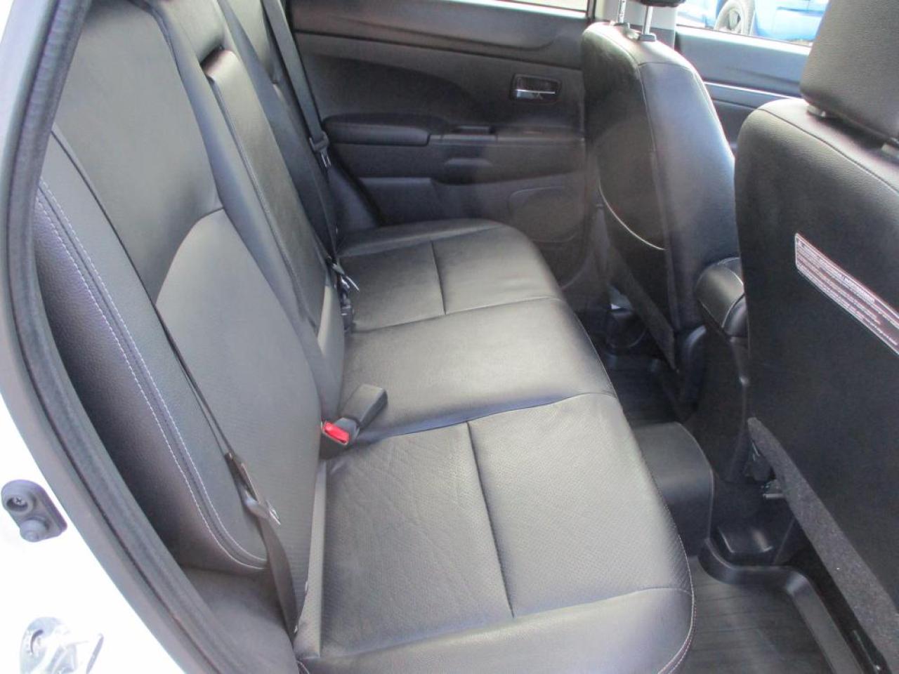 2015 Mitsubishi RVR GT 4WD Photo12