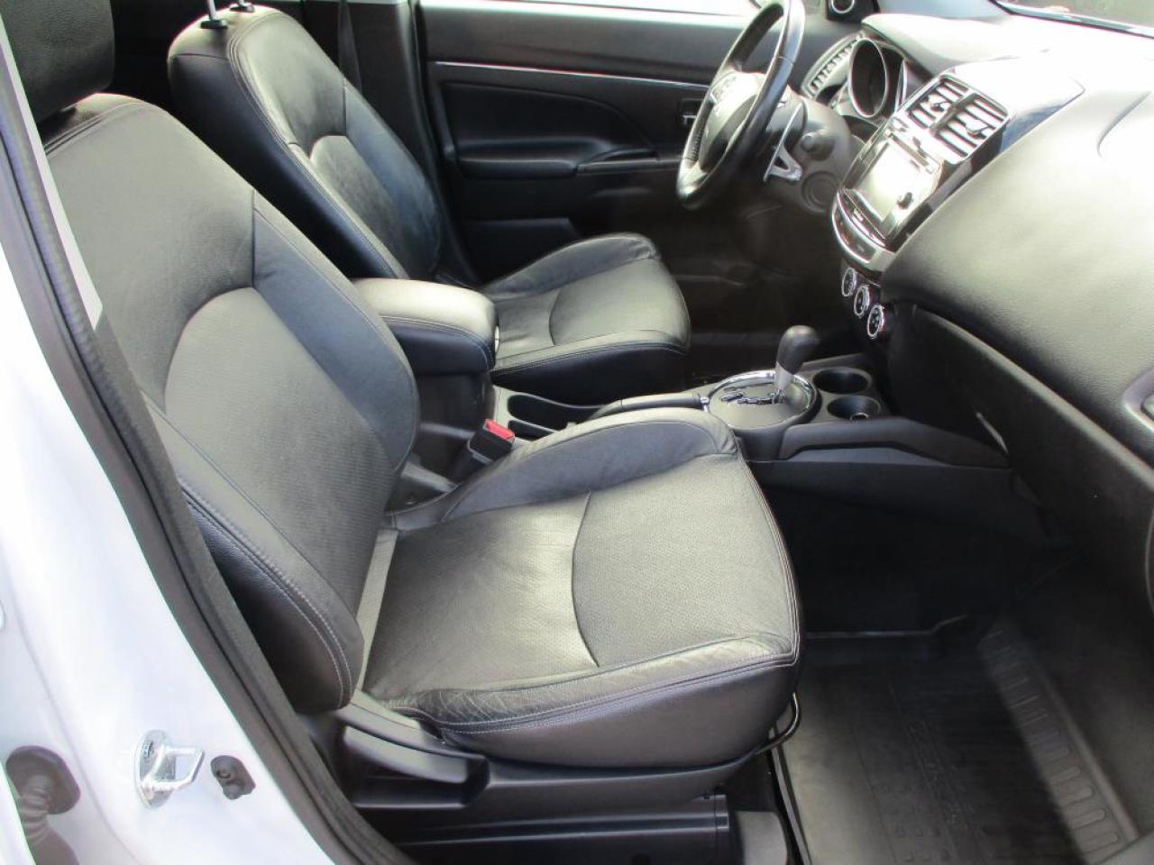 2015 Mitsubishi RVR GT 4WD Photo11