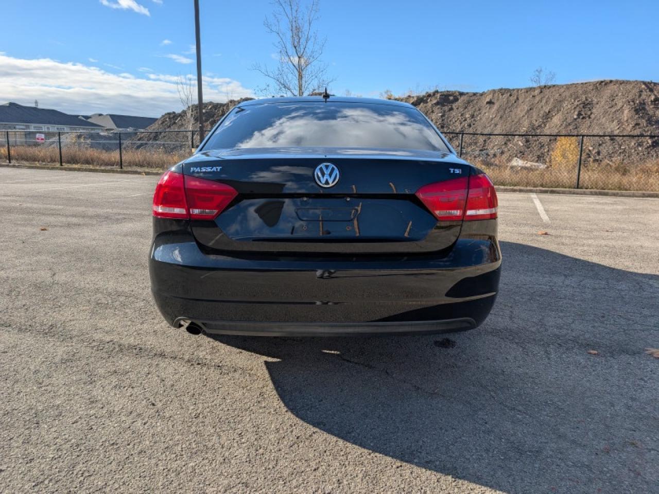 2014 Volkswagen Passat Trendline  **GREAT MILEAGE** Photo3