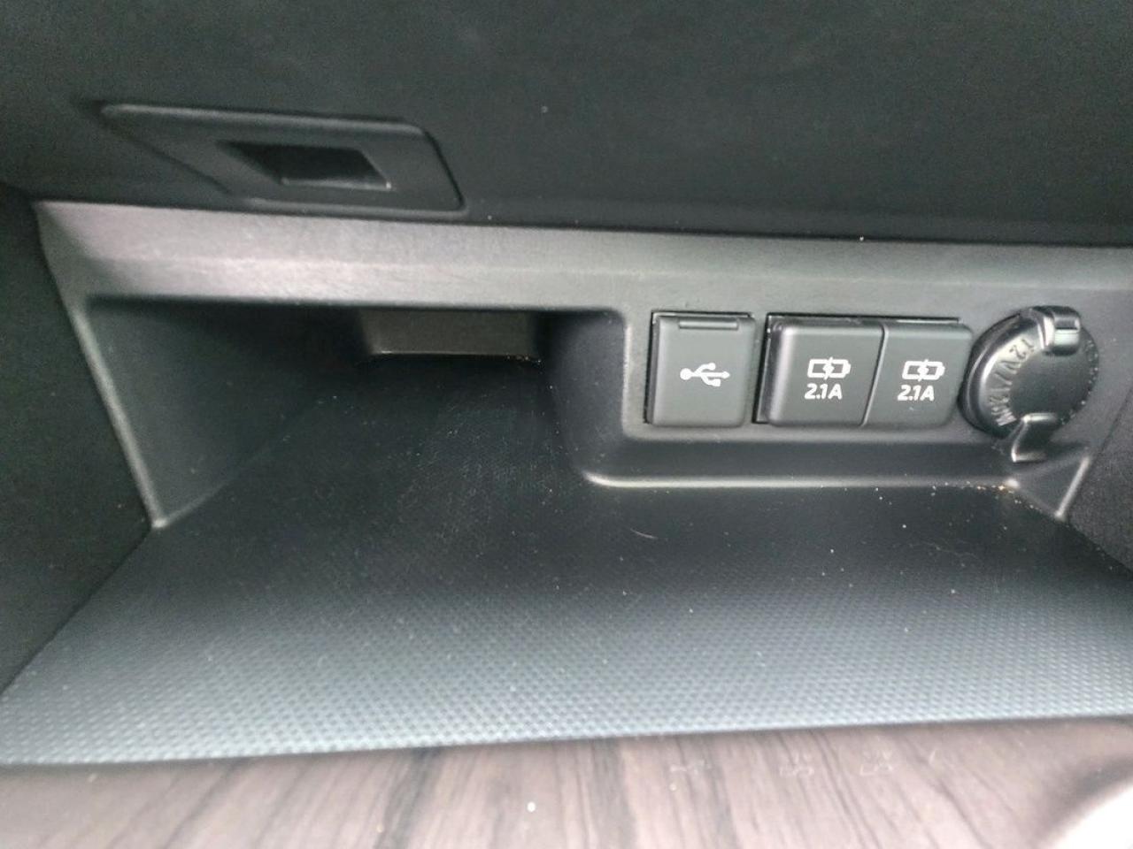 2020 Toyota Highlander PLATINUM, LOADED, AWD, POWER GATE, MINT! Photo5