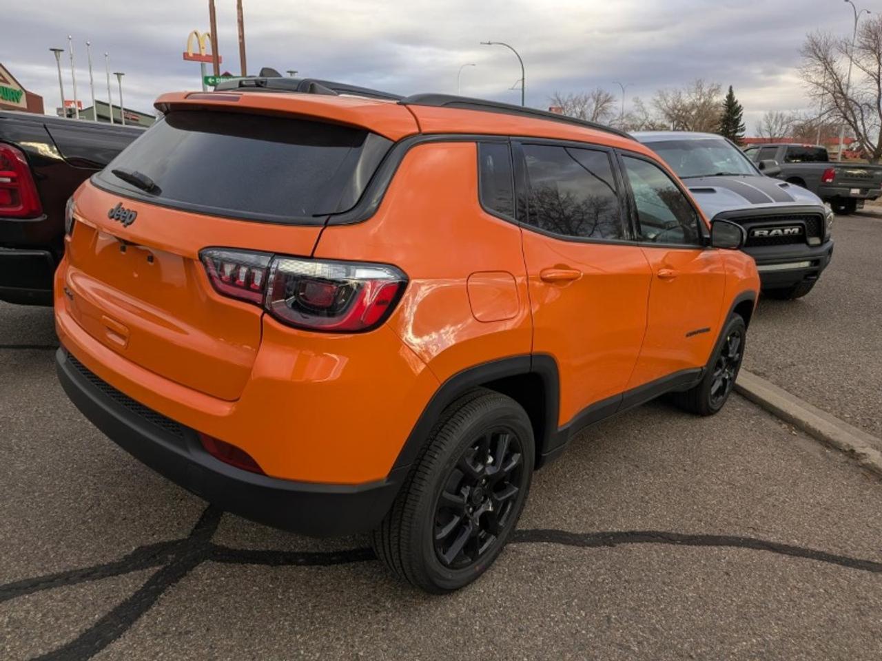 2026 Jeep Compass NORTH ALTITUDE 4X4 2.0L 8AT Photo2