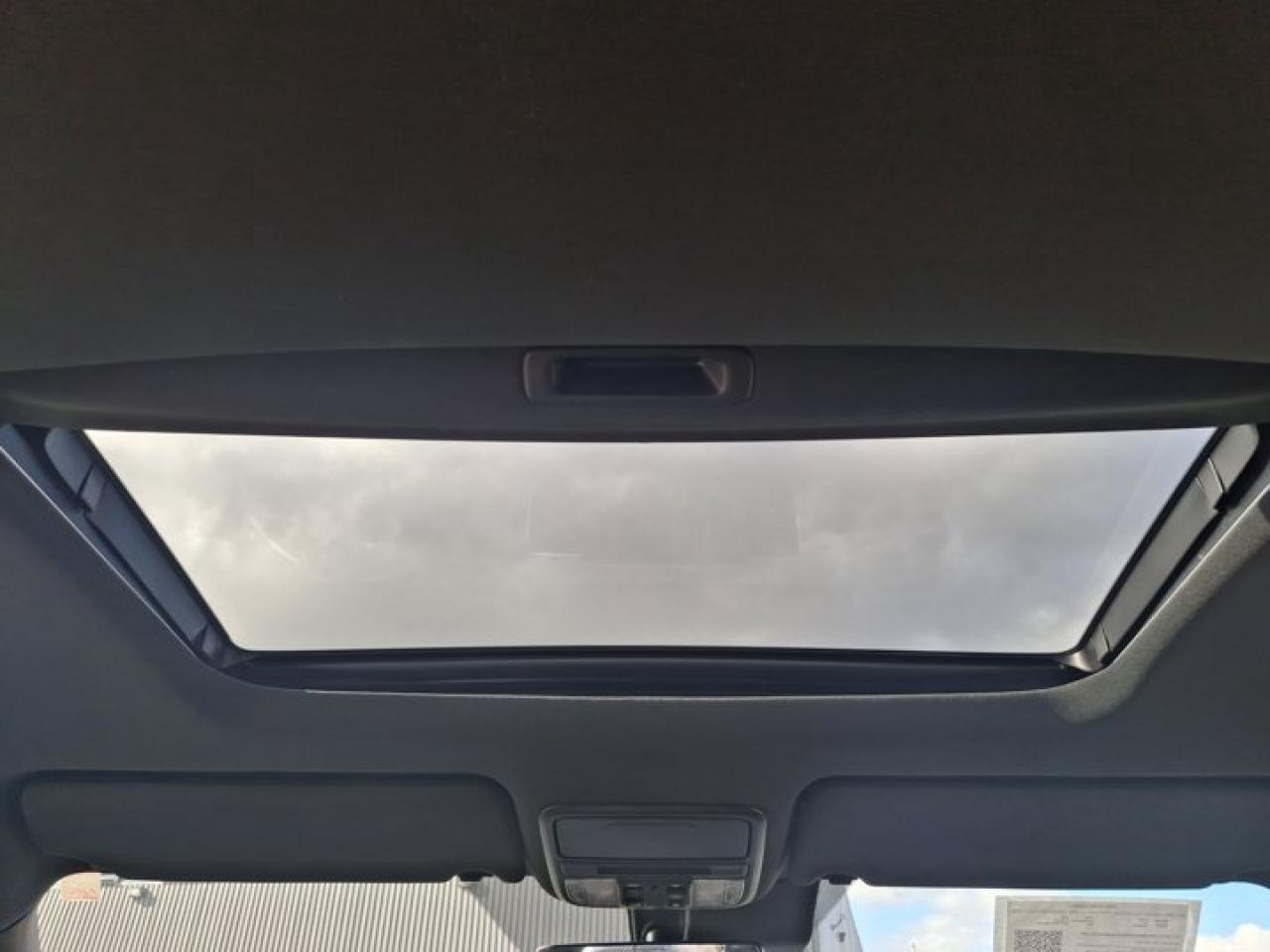 2020 Honda Passport Sport AWD | Sunroof | Adaptive Cruise | Heated Seats | CarPlay + Android | Power Seat | and More ! Photo