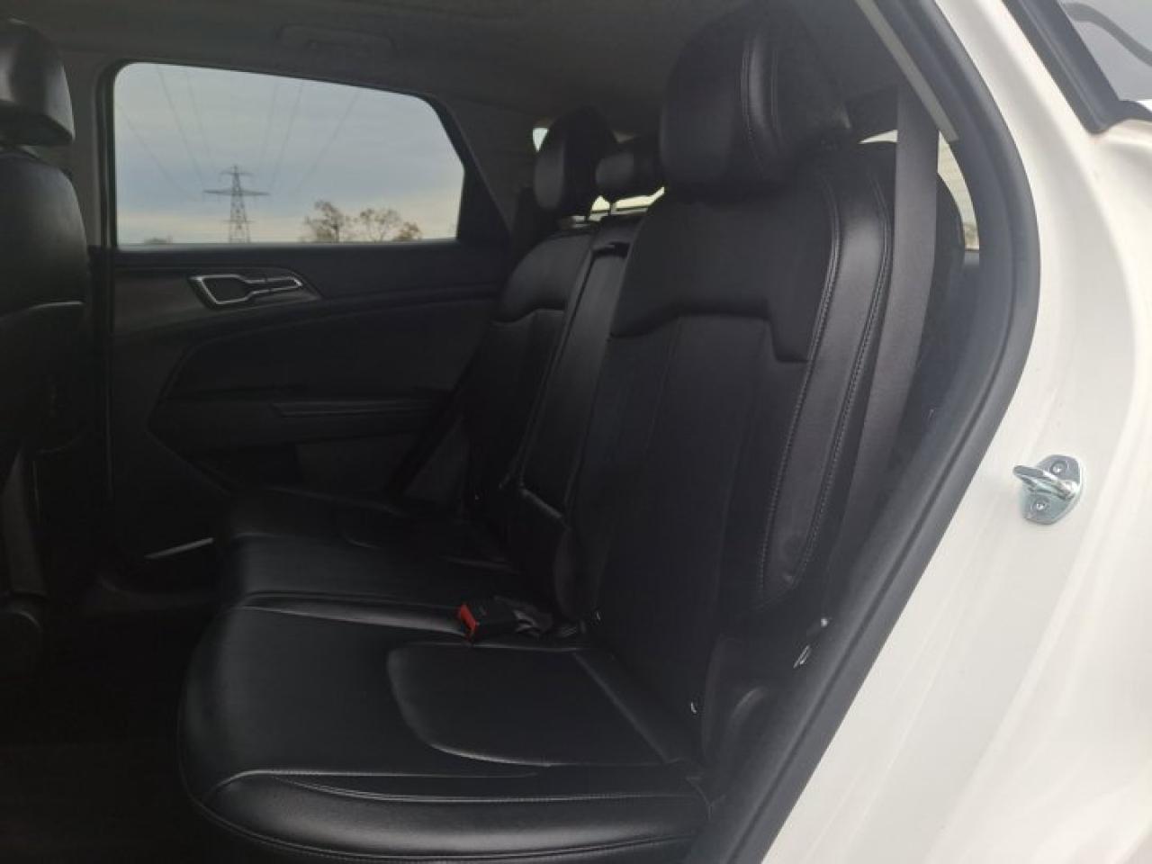 2023 Kia Sportage EX AWD | Leather | Pano Roof | Nav | Heated Wheel + Seats | Adaptive Cruise | CarPlay and More ! Photo