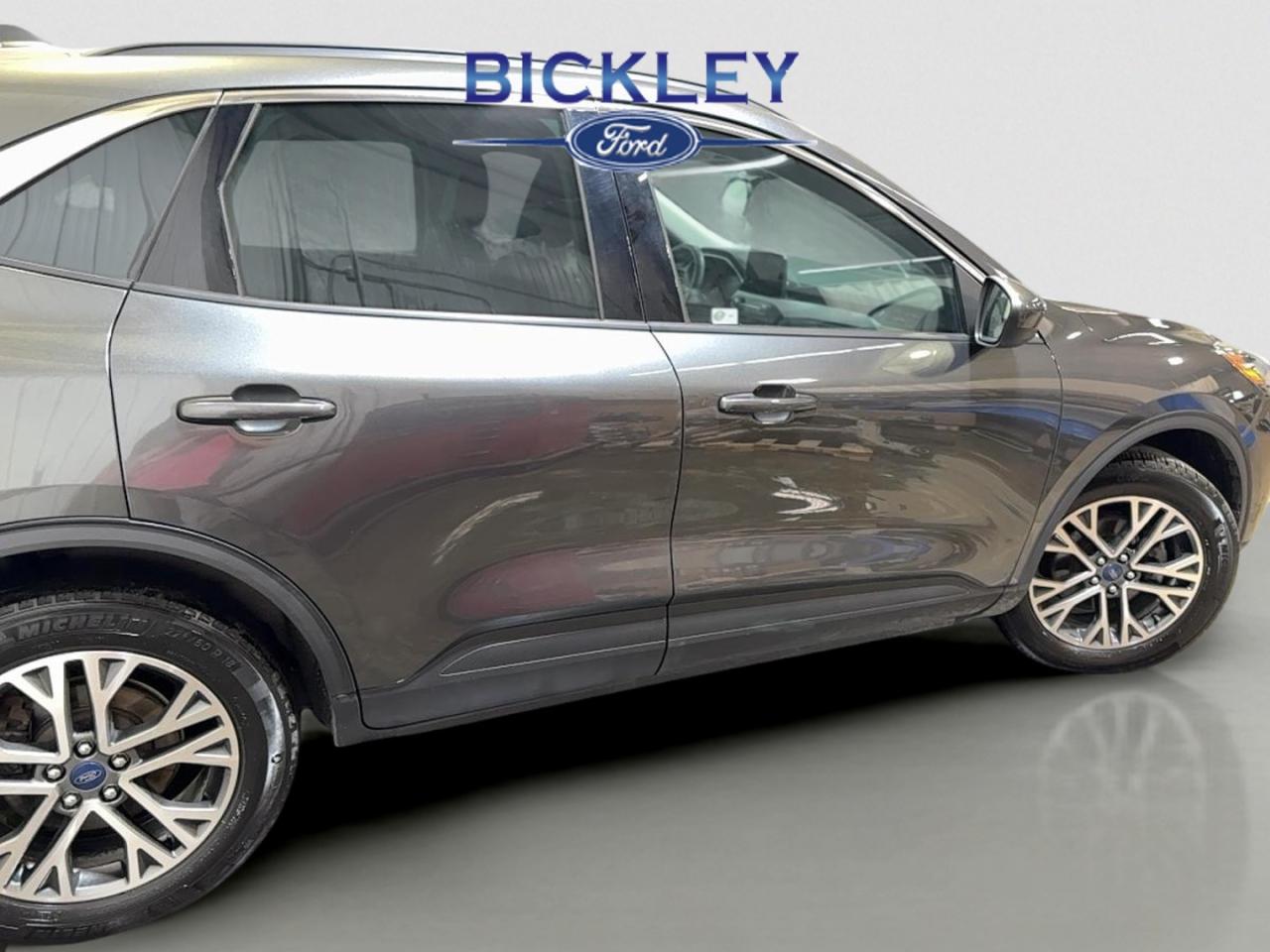 2020 Ford Escape SEL Photo2