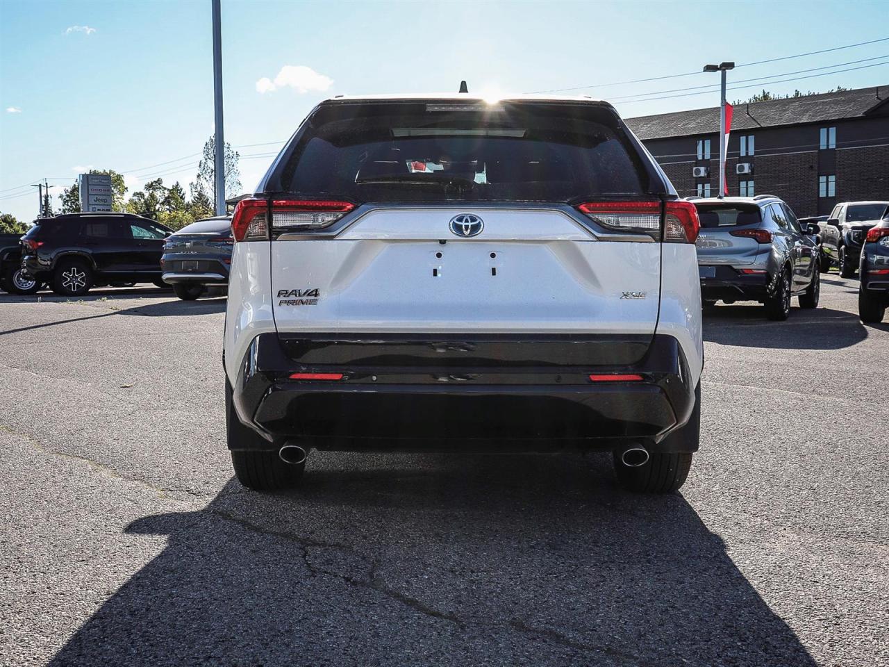 2023 Toyota RAV4 Prime XSE Photo3