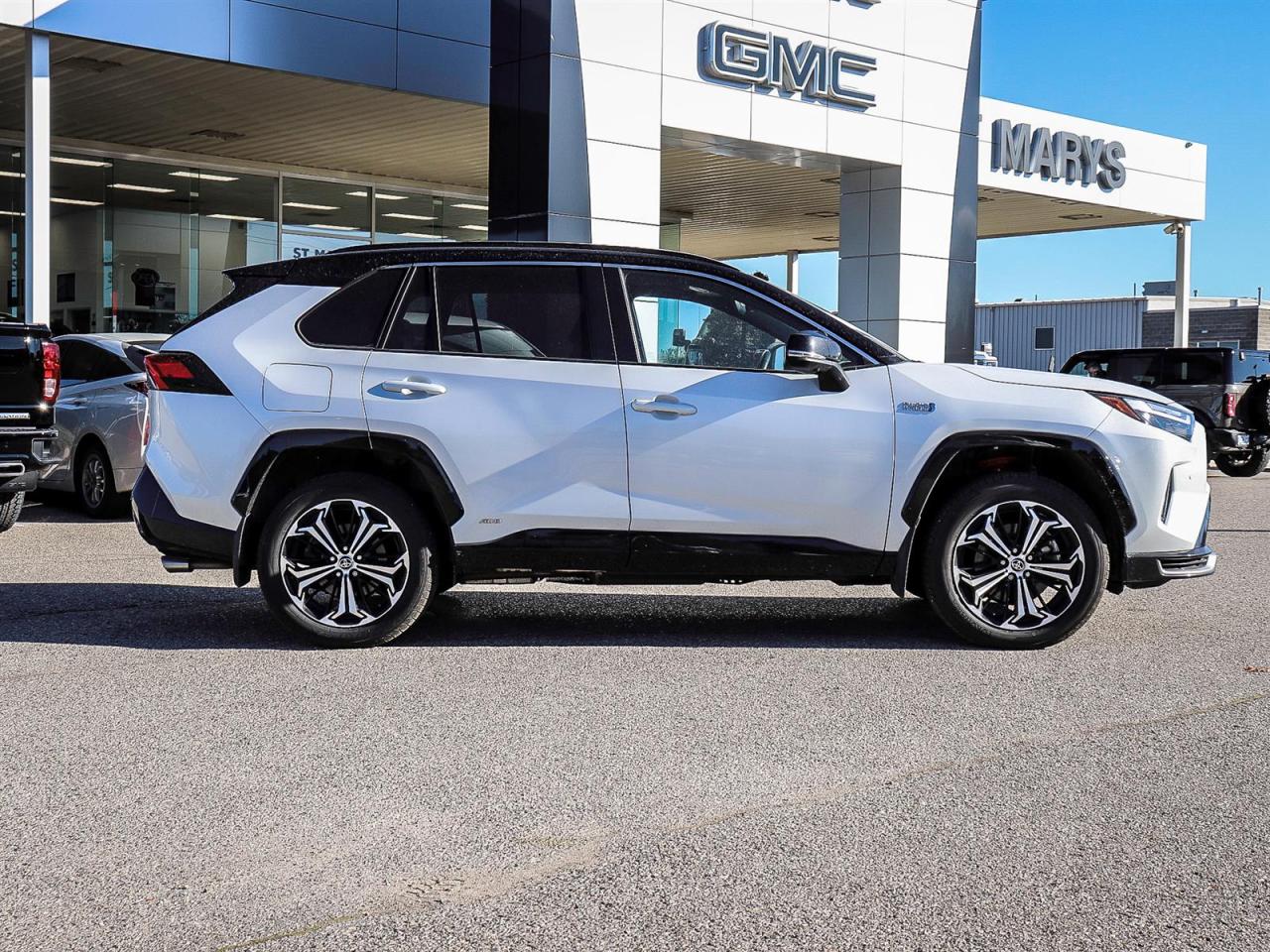 2023 Toyota RAV4 Prime XSE Photo2
